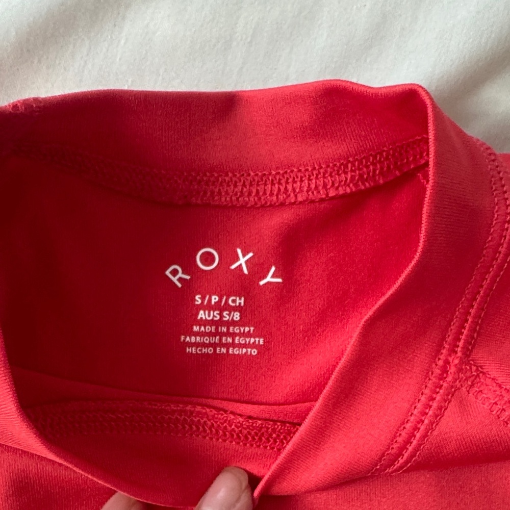 Roxy Vibrant Red Rash Guard - Picture 3 of 5